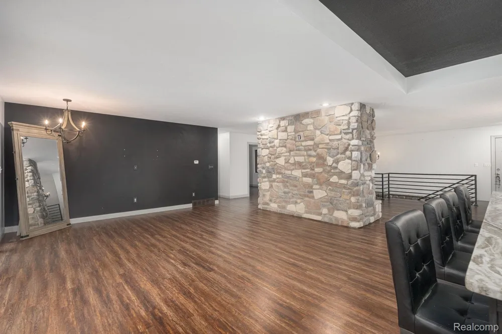 6803 Napoleon Road Leoni Township, MI 49201
