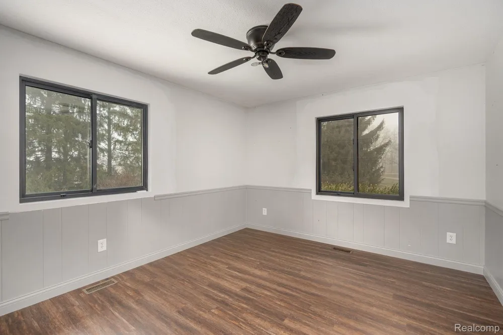 6803 Napoleon Road Leoni Township, MI 49201