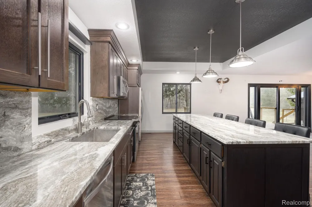 6803 Napoleon Road Leoni Township, MI 49201