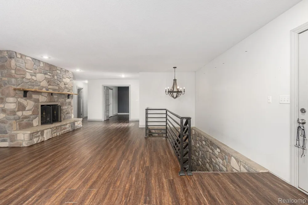 6803 Napoleon Road Leoni Township, MI 49201