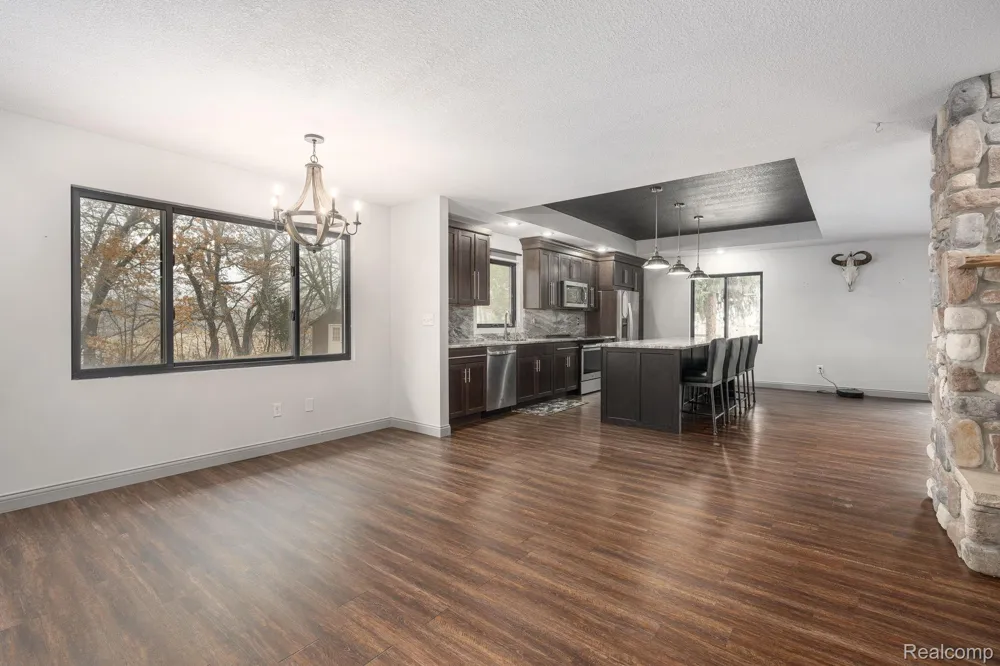 6803 Napoleon Road Leoni Township, MI 49201