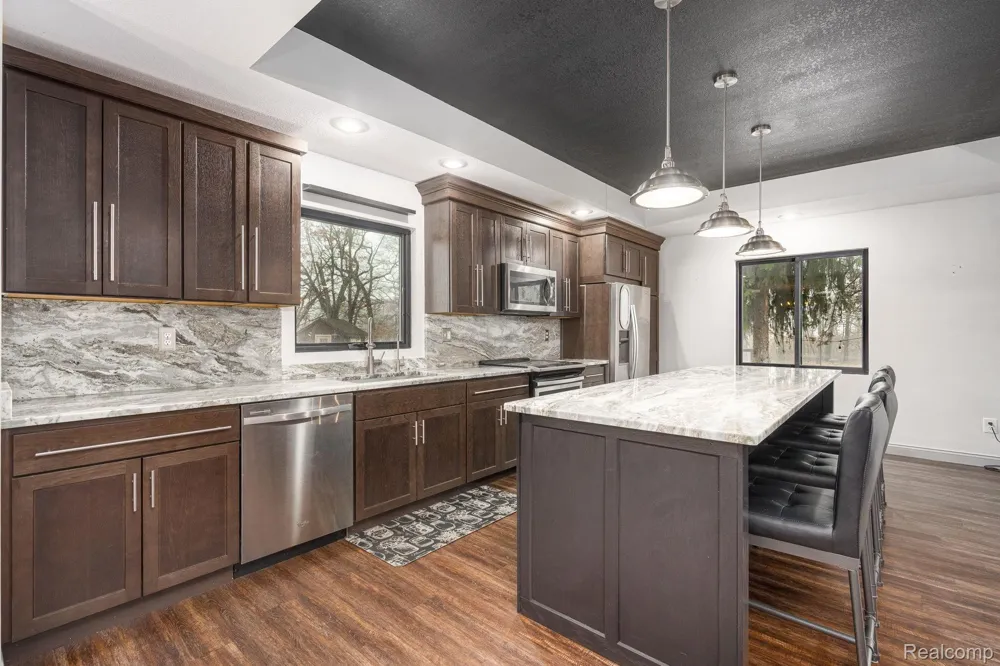 6803 Napoleon Road Leoni Township, MI 49201
