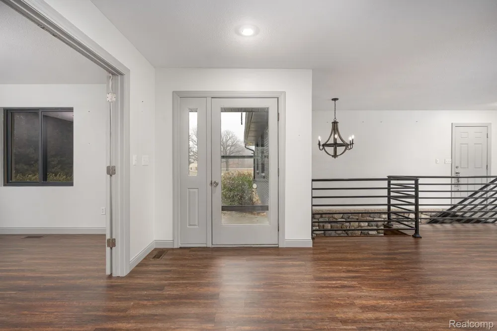 6803 Napoleon Road Leoni Township, MI 49201
