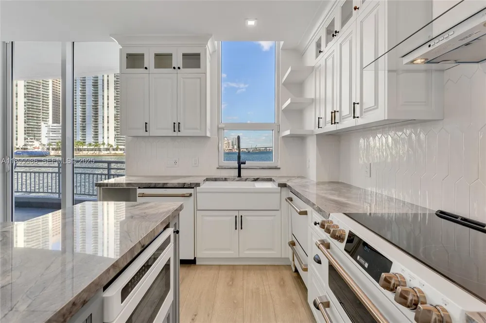 848 Brickell Key Dr #204 Miami, FL 33131