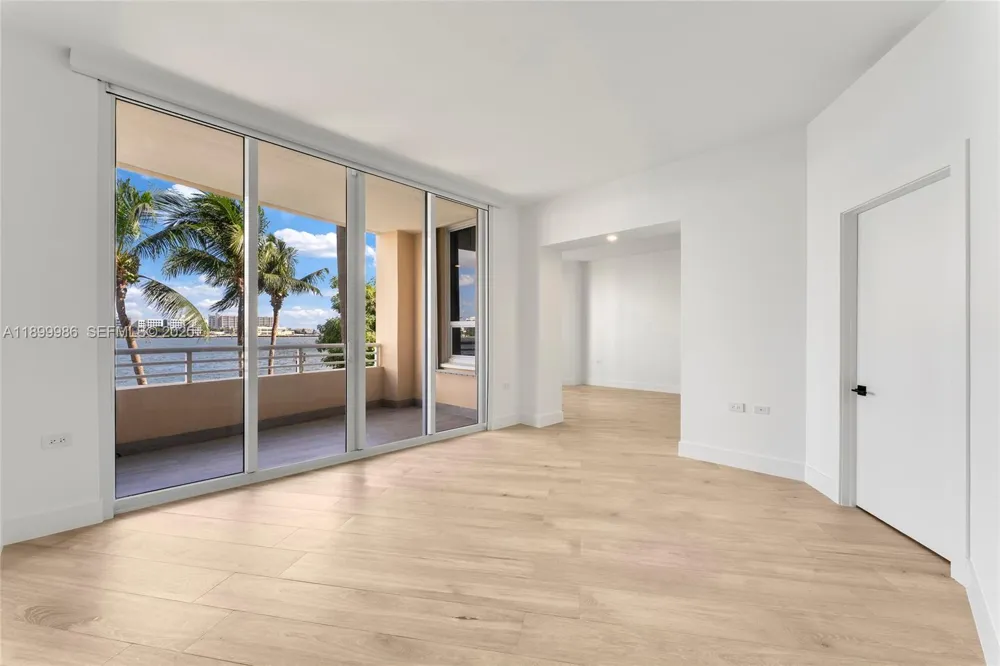 848 Brickell Key Dr #204 Miami, FL 33131