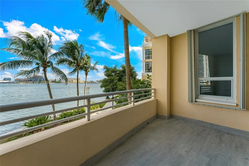 848 Brickell Key Dr #204 Miami, FL 33131