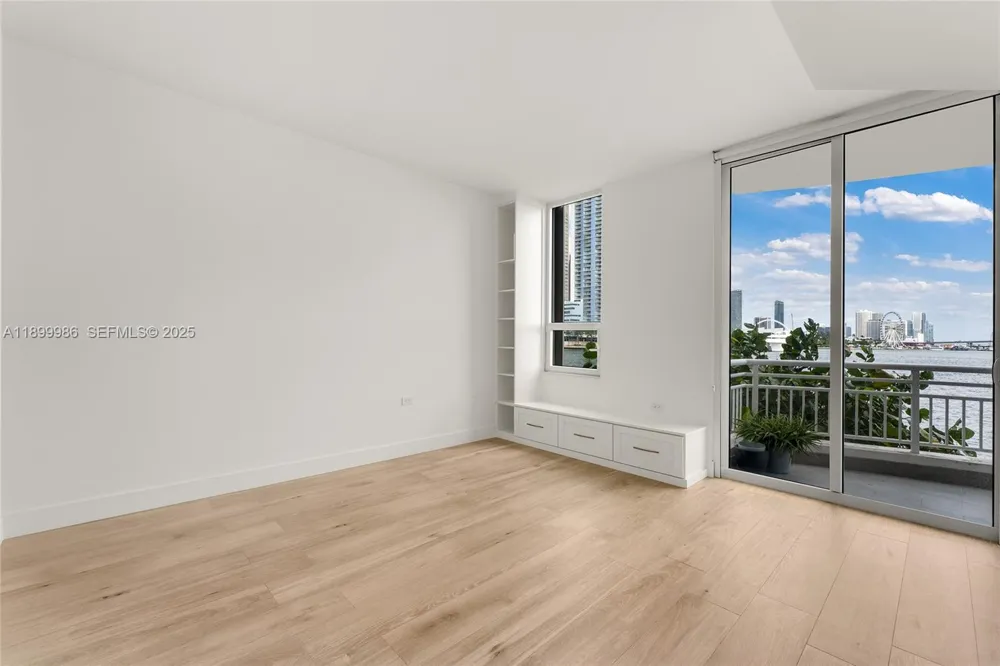 848 Brickell Key Dr #204 Miami, FL 33131
