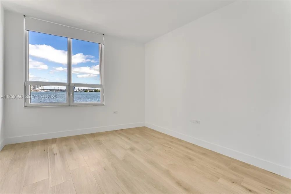 848 Brickell Key Dr #204 Miami, FL 33131