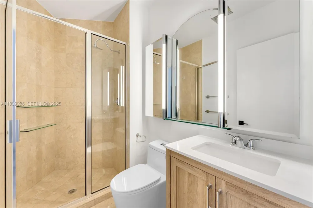848 Brickell Key Dr #204 Miami, FL 33131