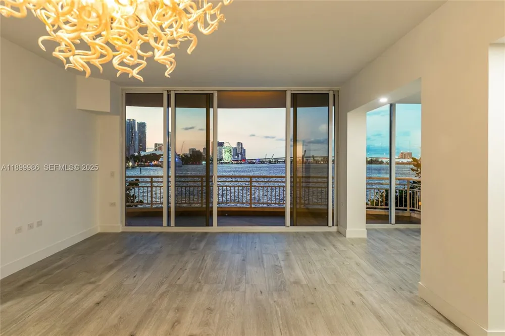 848 Brickell Key Dr #204 Miami, FL 33131