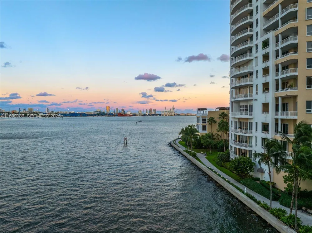 848 Brickell Key Dr #204 Miami, FL 33131