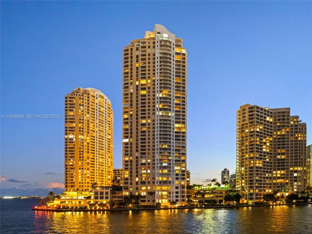 848 Brickell Key Dr #204 Miami, FL 33131