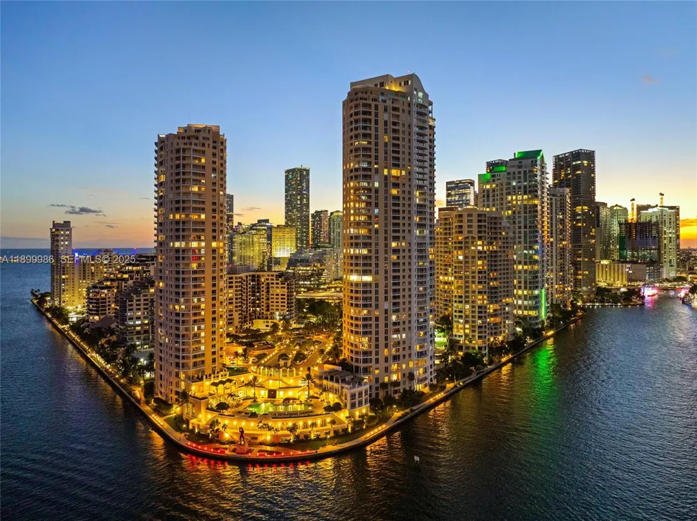 848 Brickell Key Dr #204 Miami, FL 33131