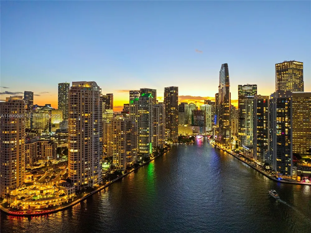848 Brickell Key Dr #204 Miami, FL 33131