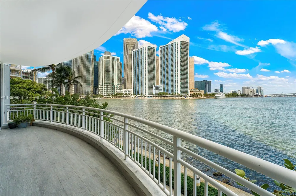 848 Brickell Key Dr #204 Miami, FL 33131