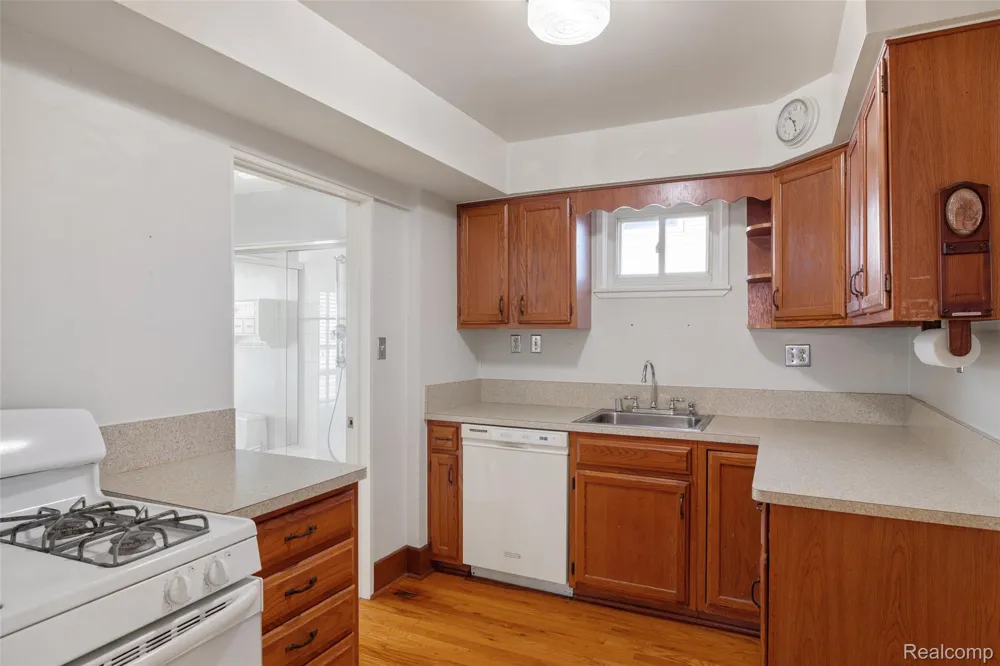 9669 Dixie Highway Ira Township, MI 48023