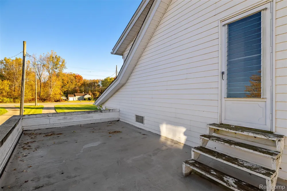 9669 Dixie Highway Ira Township, MI 48023