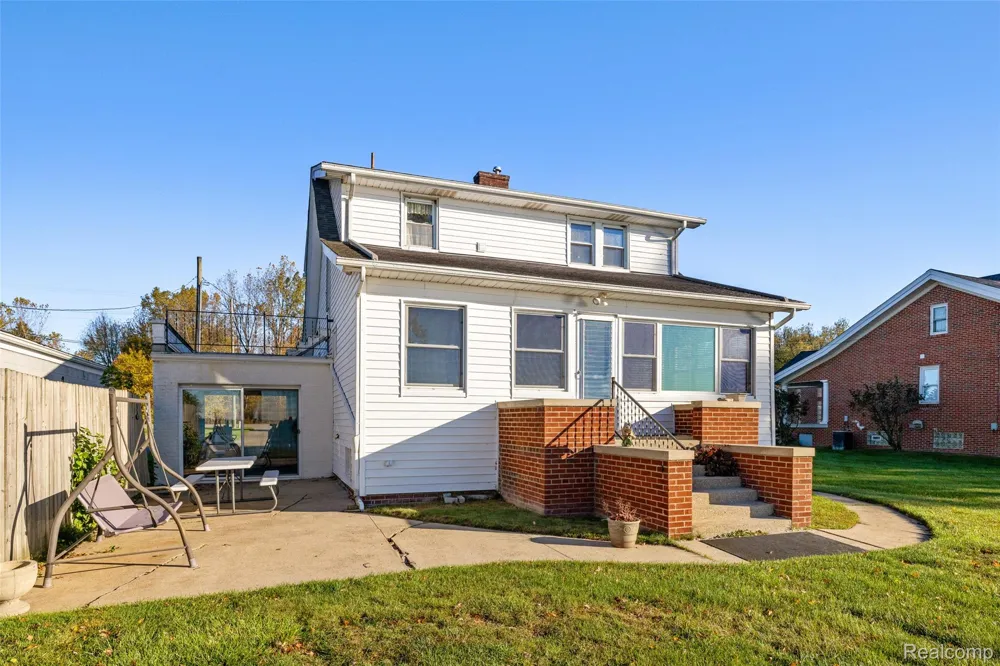 9669 Dixie Highway Ira Township, MI 48023