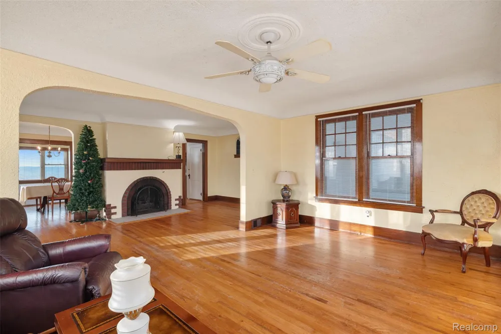 9669 Dixie Highway Ira Township, MI 48023
