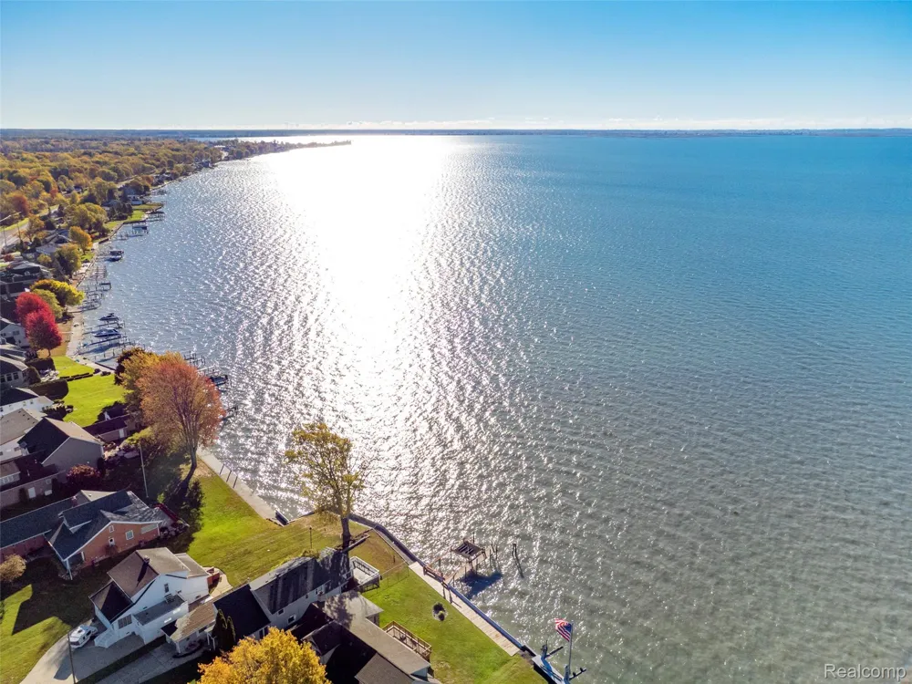 9669 Dixie Highway Ira Township, MI 48023