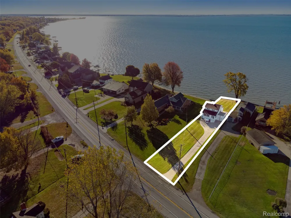 9669 Dixie Highway Ira Township, MI 48023