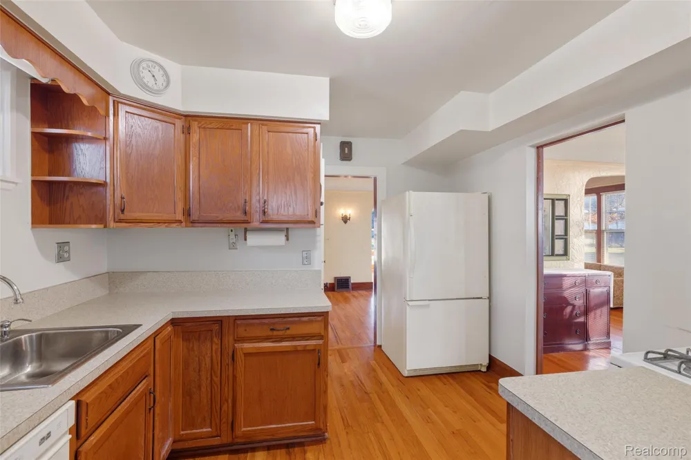 9669 Dixie Highway Ira Township, MI 48023
