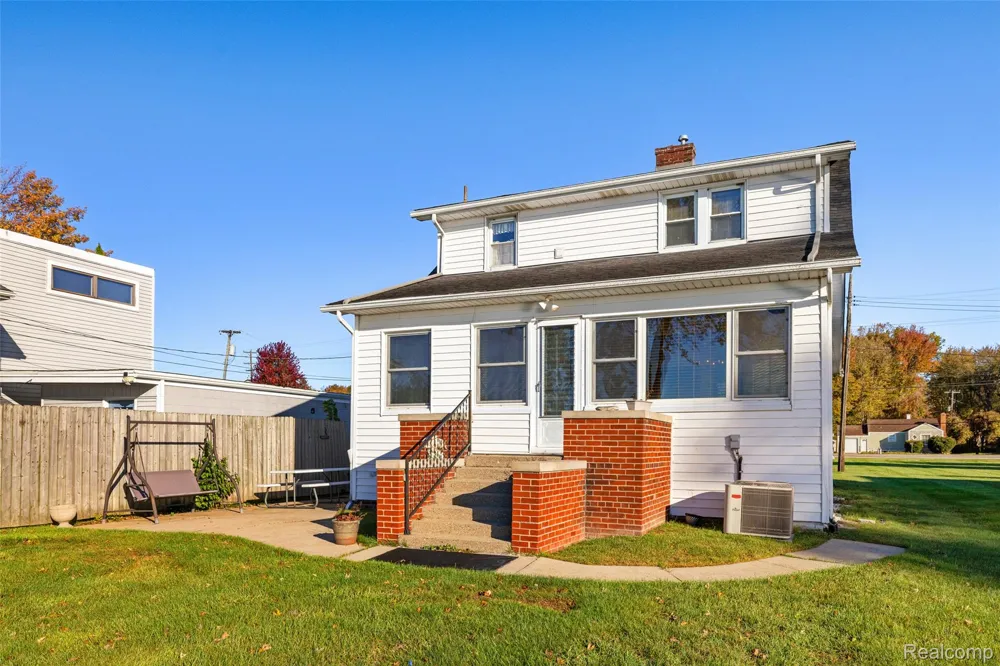 9669 Dixie Highway Ira Township, MI 48023