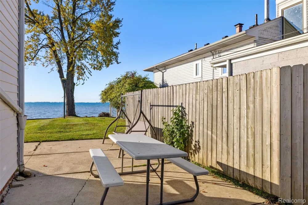 9669 Dixie Highway Ira Township, MI 48023