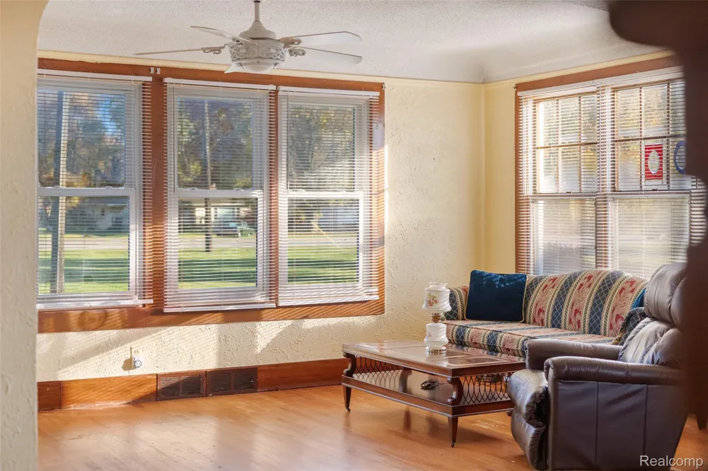 9669 Dixie Highway Ira Township, MI 48023