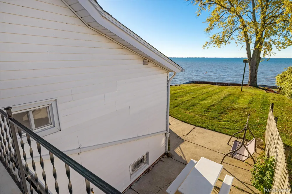 9669 Dixie Highway Ira Township, MI 48023