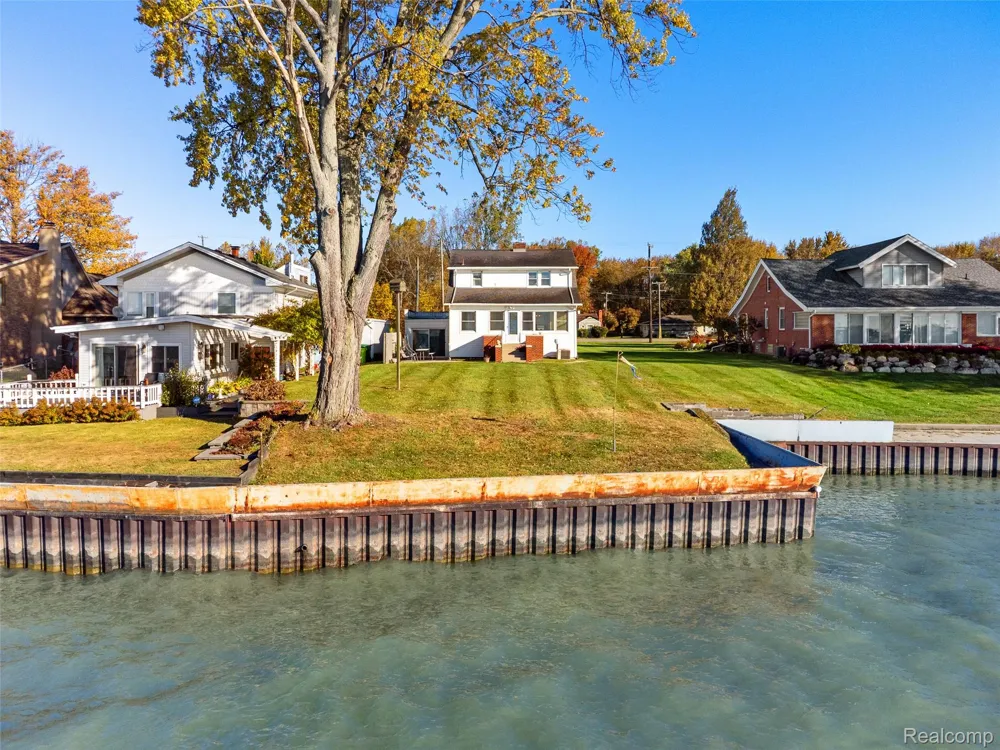 9669 Dixie Highway Ira Township, MI 48023