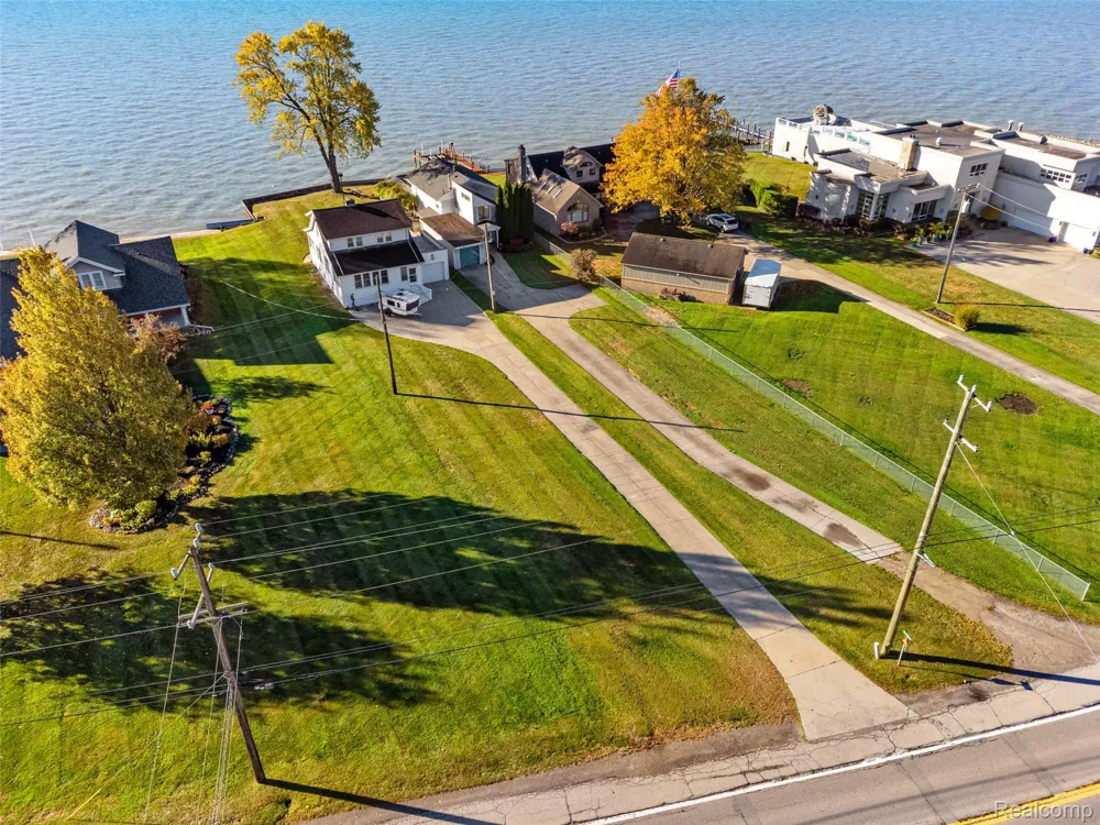 9669 Dixie Highway Ira Township, MI 48023