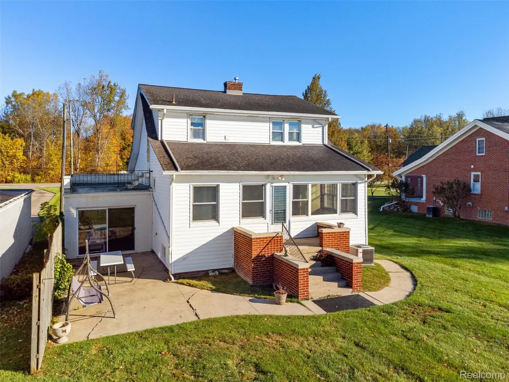 9669 Dixie Highway Ira Township, MI 48023