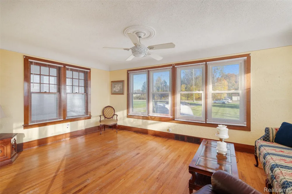 9669 Dixie Highway Ira Township, MI 48023