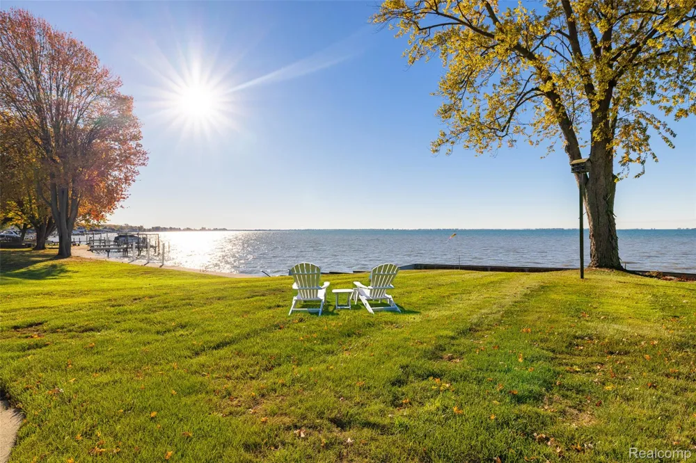 9669 Dixie Highway Ira Township, MI 48023