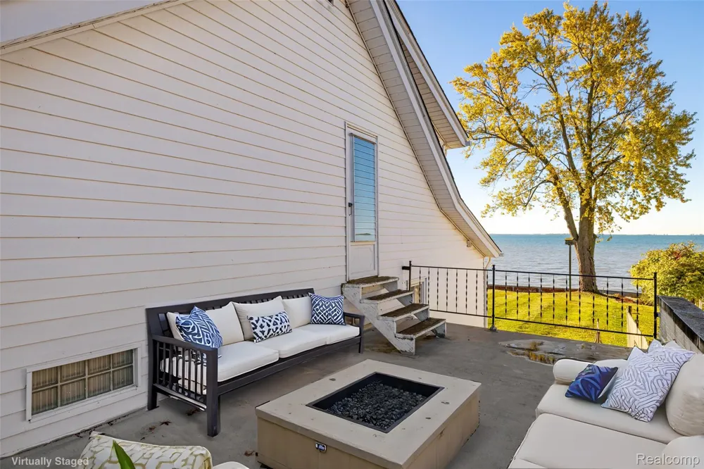9669 Dixie Highway Ira Township, MI 48023