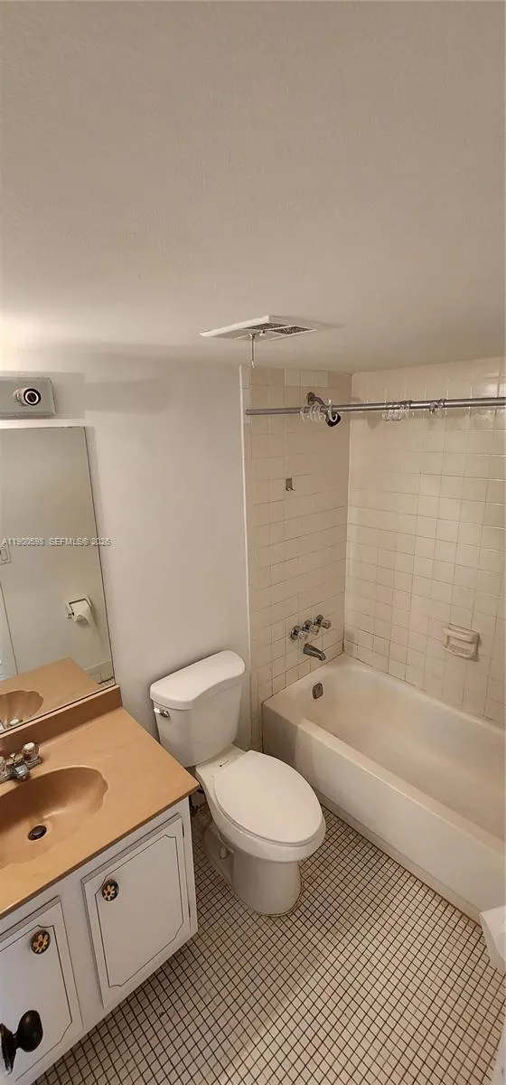 5940 NW 64 TH AVE #109 Tamarac, FL 33319