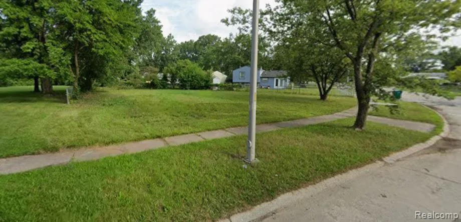 15350 Woodmont Street Romulus City, MI 48174