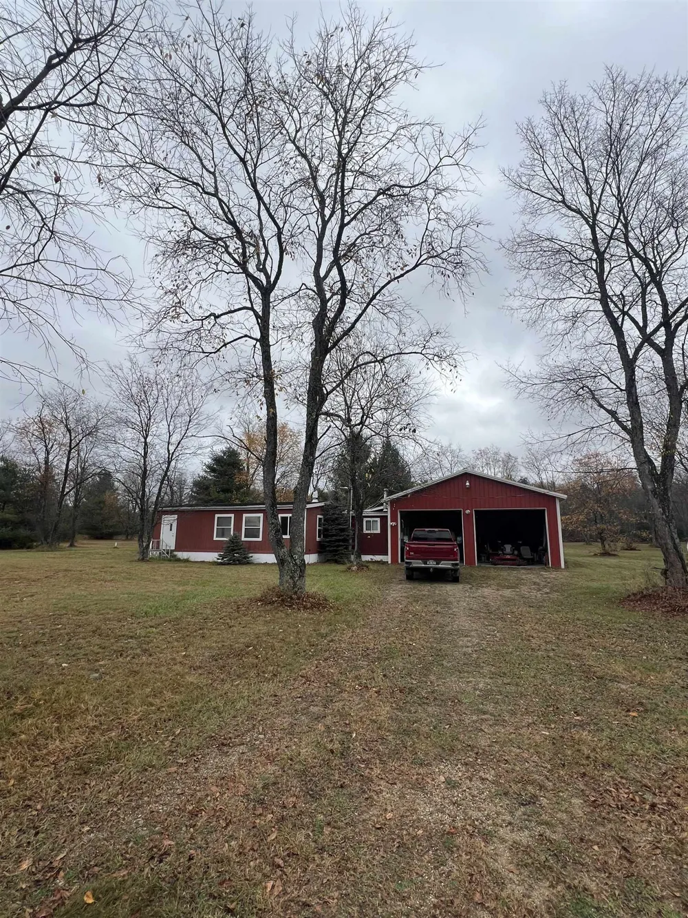 8414 NE Besaw Road Rapid River Township, MI 49659