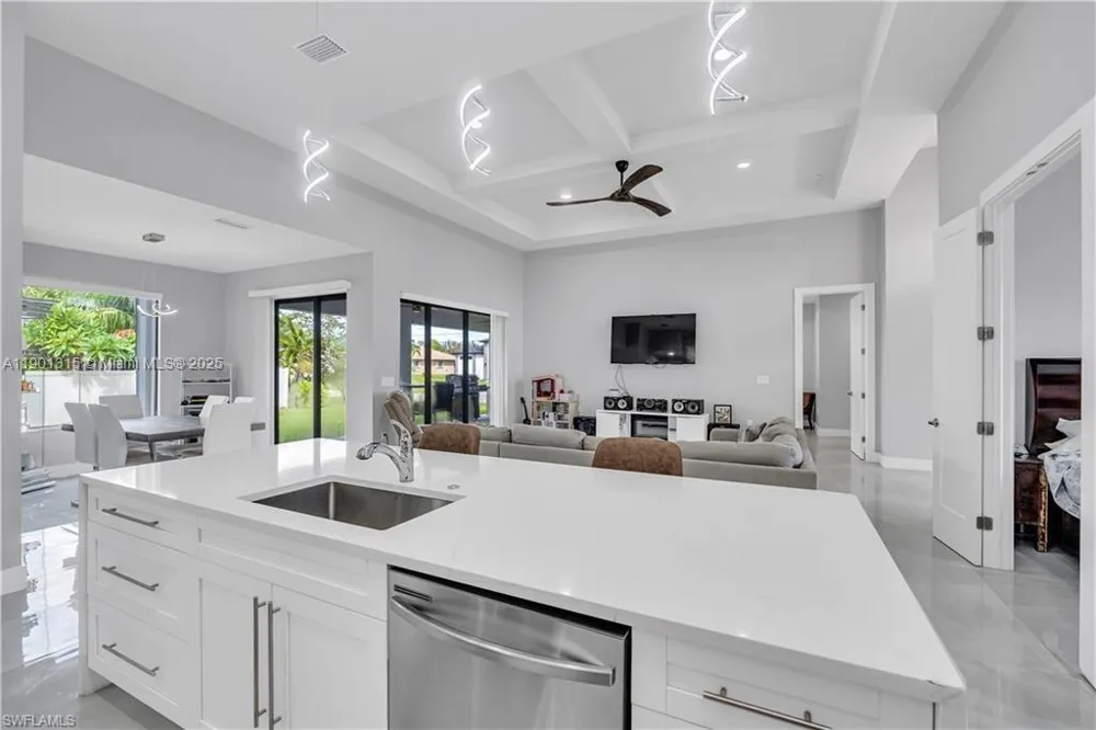 2218 SW 25th st Cape Coral, FL 33914