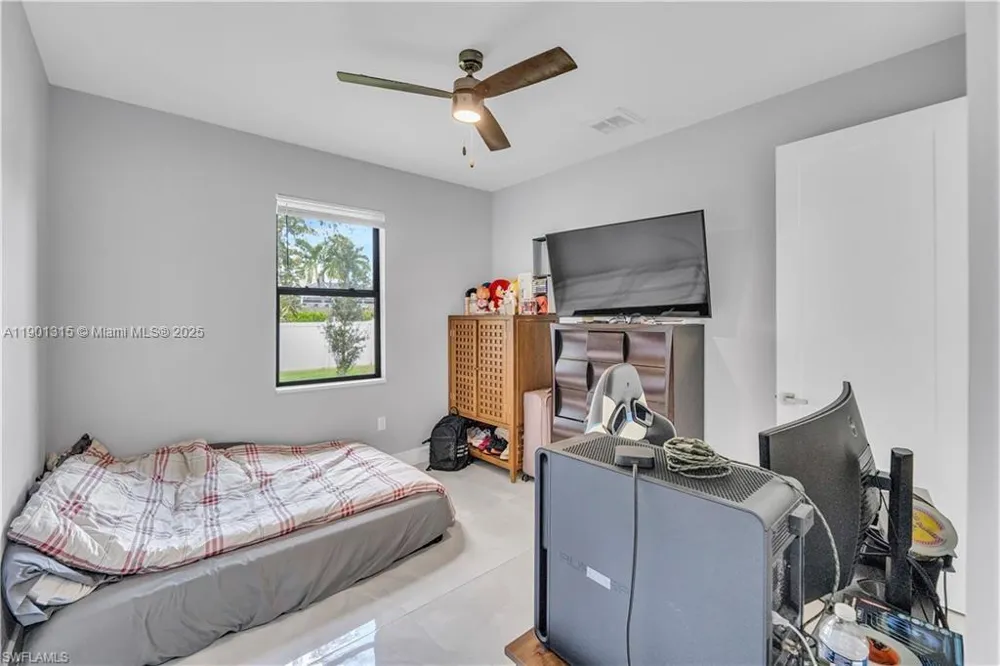 2218 SW 25th st Cape Coral, FL 33914