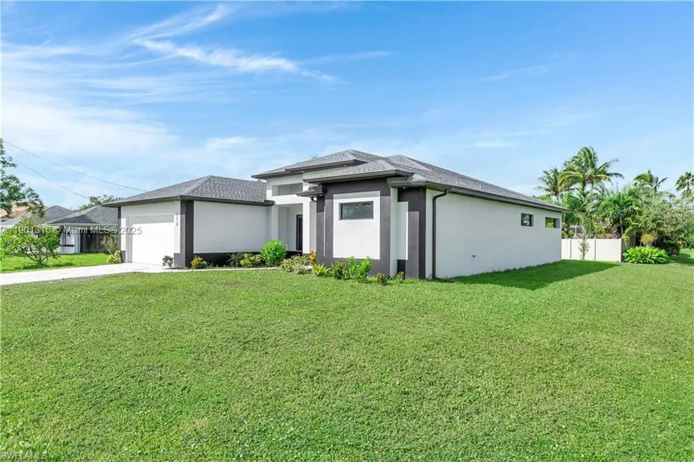 2218 SW 25th st Cape Coral, FL 33914