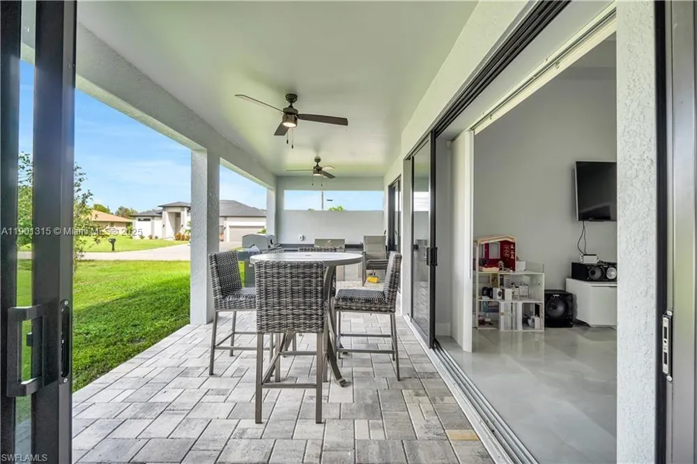 2218 SW 25th st Cape Coral, FL 33914