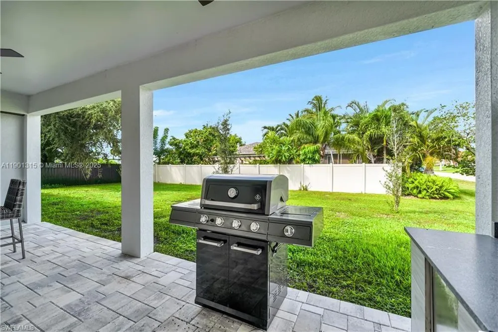 2218 SW 25th st Cape Coral, FL 33914