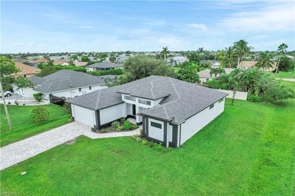 2218 SW 25th st Cape Coral, FL 33914