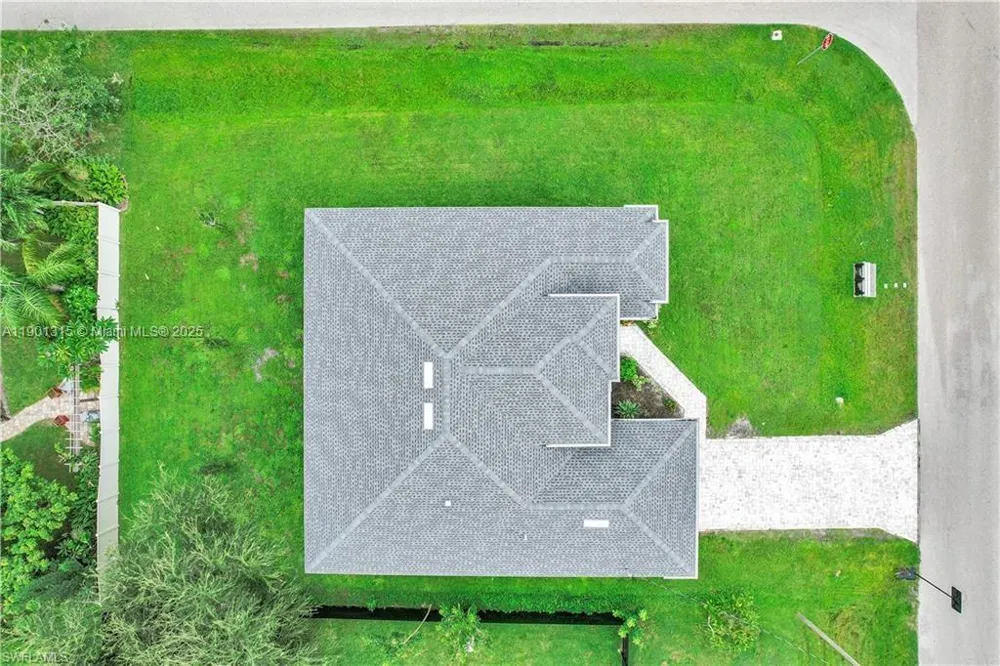 2218 SW 25th st Cape Coral, FL 33914