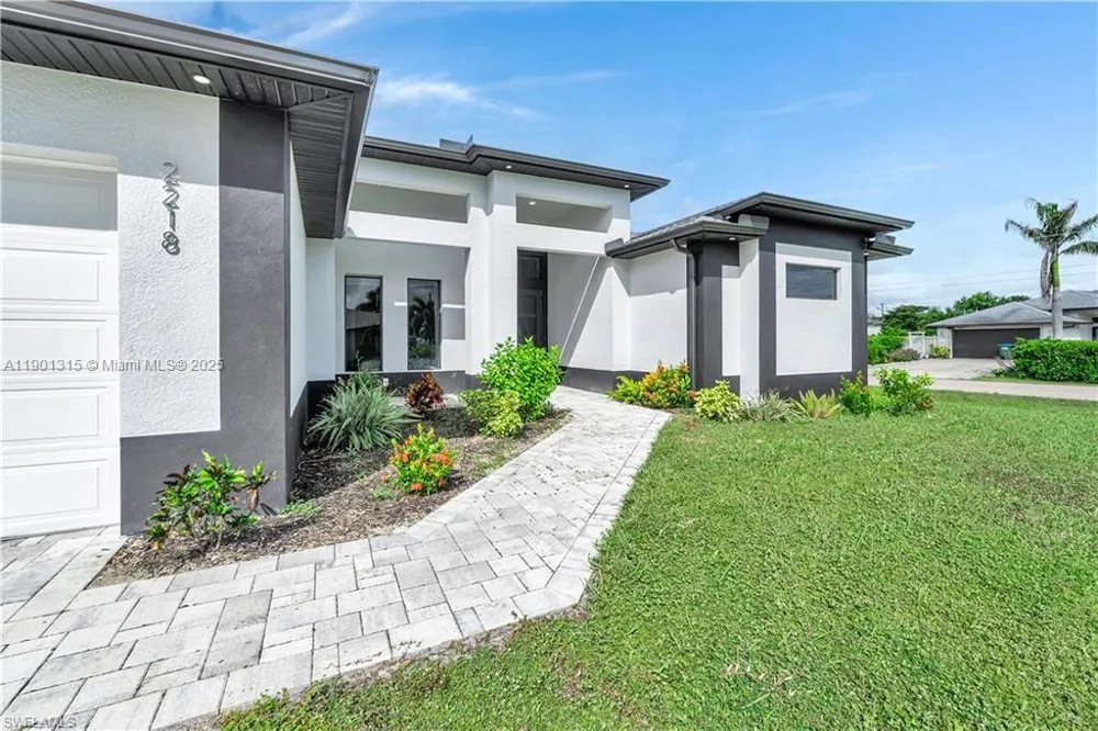 2218 SW 25th st Cape Coral, FL 33914