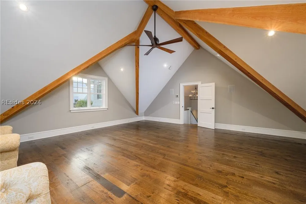 633 Center Street Northville City, MI 48167