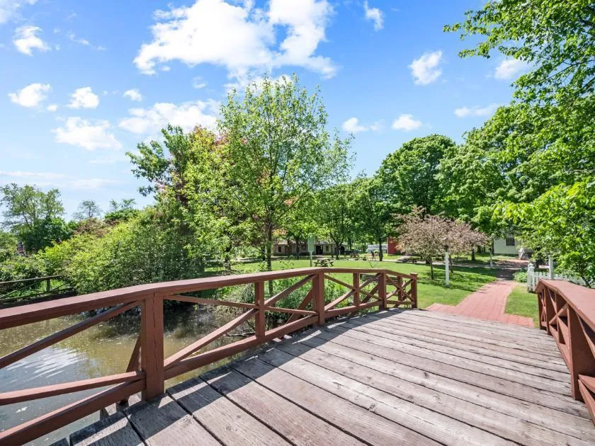 633 Center Street Northville City, MI 48167