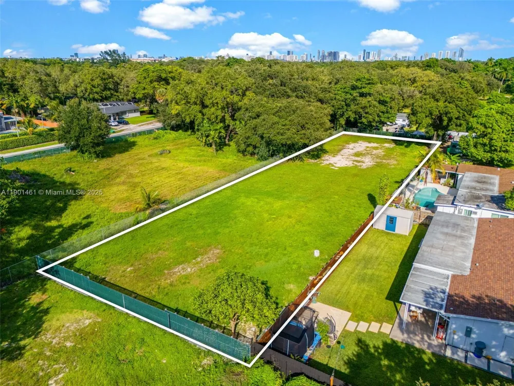 8 NE 152nd Street North Miami, FL 33162